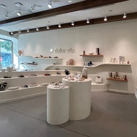 New York-based retailer @dolcevita has arrived in Austin 🌟 for its first store 🛍️ in the Lone Star State. We're proud to be the builder 🔨 behind the size-inclusive footwear 👠 and accessory brand's new 1,835-square-foot location, now open at the @domainnorthside. 🎉
.
.
.
.
.
#transformationtuesday #tuesdaytransformation #dolcevita #sizeinclusive #austin #austintexas #austintx #austinconstruction #tenantimprovement #tenantimprovementconstruction #interiorconstruction #retailconstruction #retail #retaildesign #retailinterior #domainaustin #domainnorthside #domainnorthsideaustin #pwiproject #pwiconstruction #shoeretailer #style #nofilter #nowopen #atx #construction #aec #constructioncareers #interiordesign #visualmerch