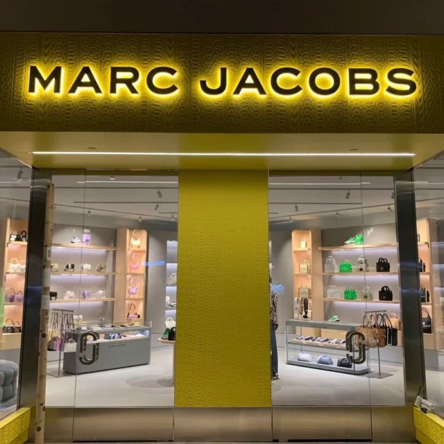 ✨ Dreaming of a luxury retail project without unexpected costs? Early budgeting is your secret weapon!

🔍 Market insights: Stay informed with accurate cost predictions
⏰ Timely budgeting: Align your budget with your schedule
🔧 Value engineering: Preserve your design’s essence

Avoid costly surprises & ensure a successful project journey! 🚀

💡 Let us help you on your next retail project. Visit our website or click the link 🔗 in bio to learn more.
.
.
.
.
.
#LuxuryRetail #RetailConstruction #GeneralContractor #BuildWithUs #ProjectSuccess #ConstructionLife #Preconstruction #PWIConstruction #retaildesign #luxuryretail #innovationinretail #retailbuildout #retail #tenantimprovement